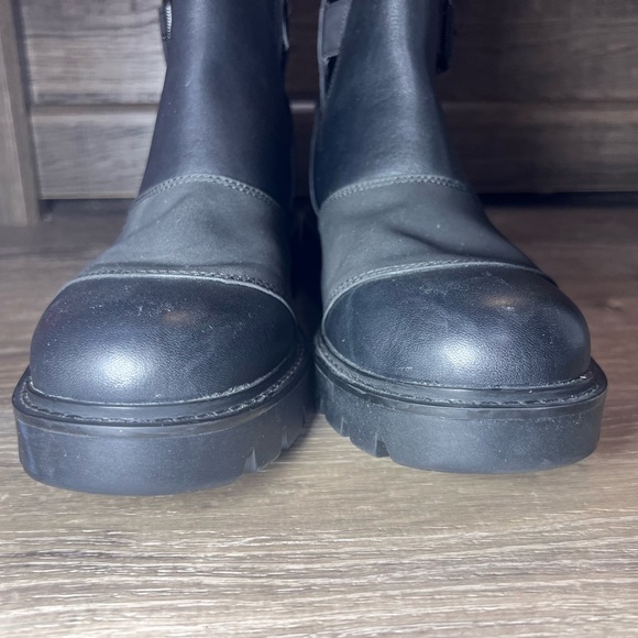 UGG Stockton Boot Black Leather Cutout Combat Ankle Boot Women’s Size 10 - Picture 2 of 10